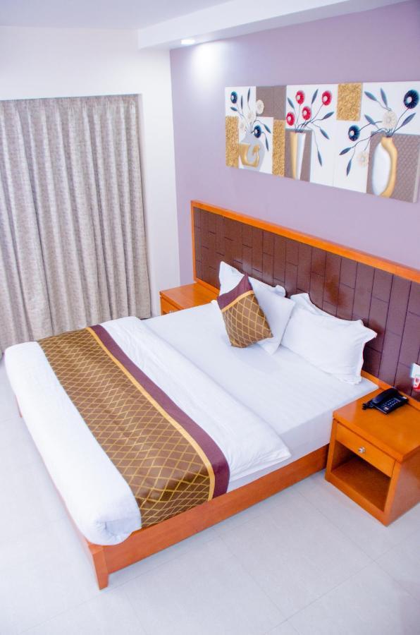 קינשאסה Hotel Platinum מראה חיצוני תמונה