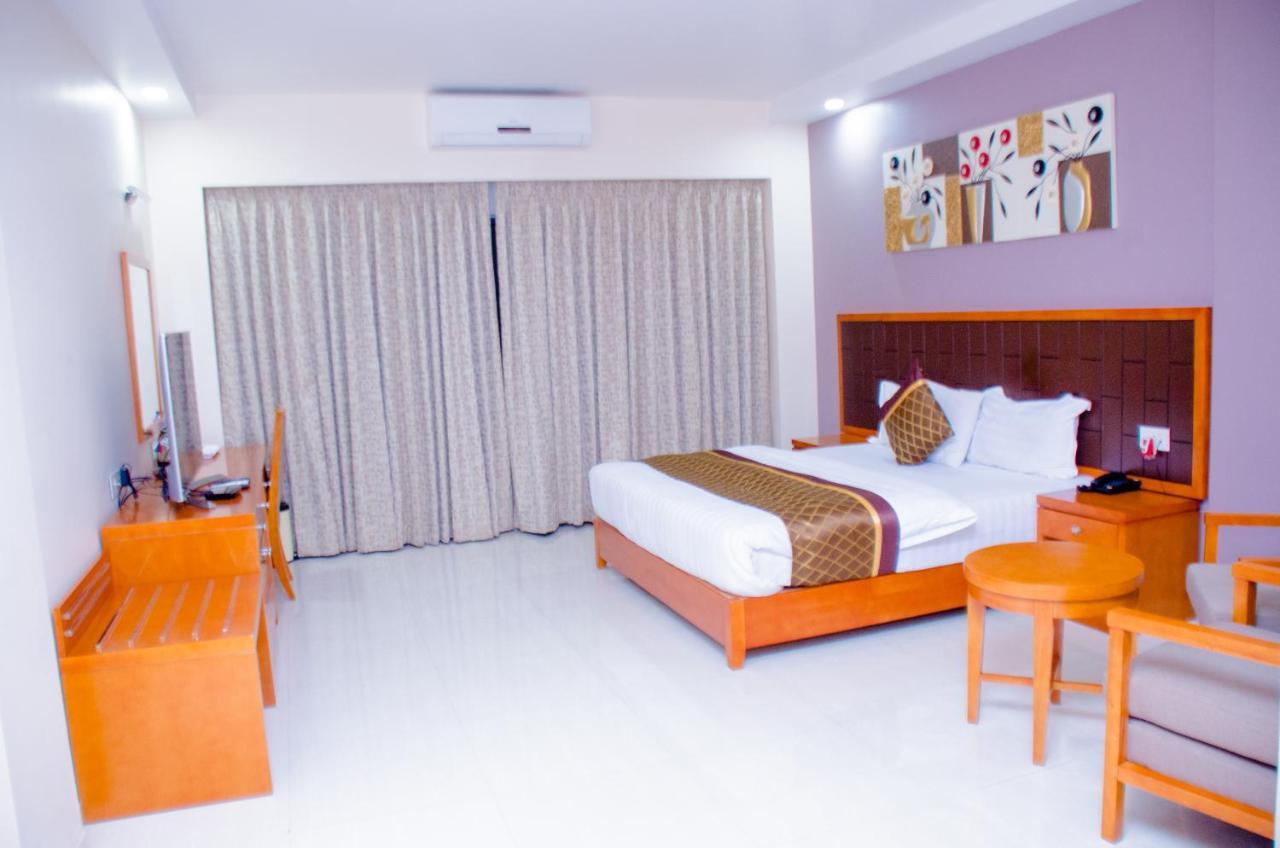 קינשאסה Hotel Platinum מראה חיצוני תמונה