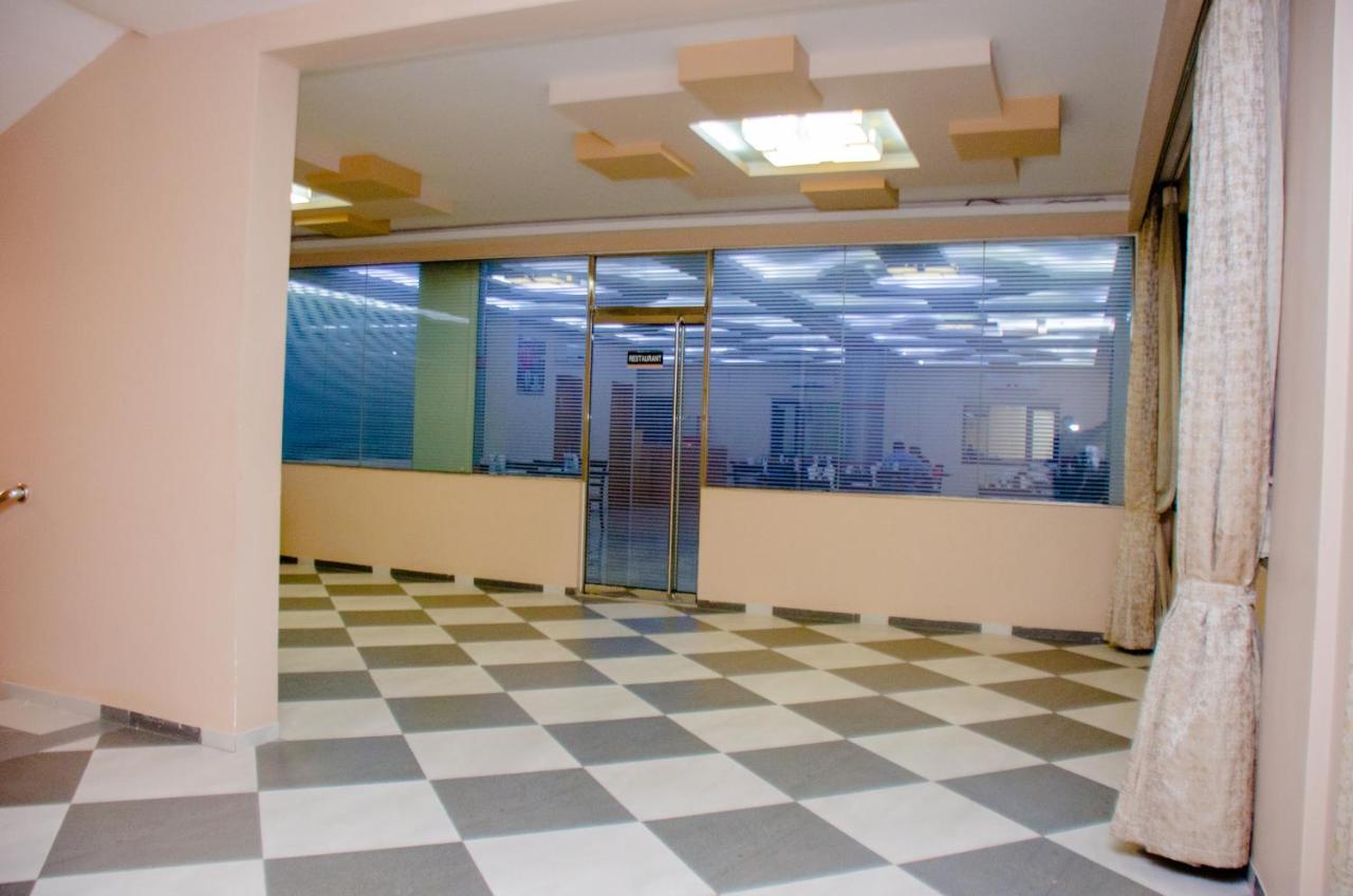 קינשאסה Hotel Platinum מראה חיצוני תמונה