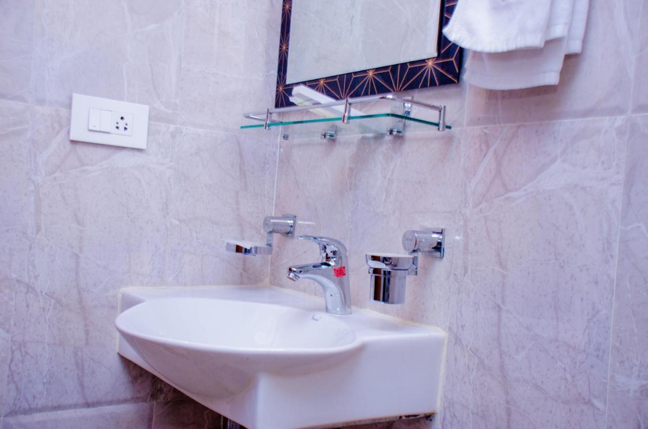 קינשאסה Hotel Platinum מראה חיצוני תמונה