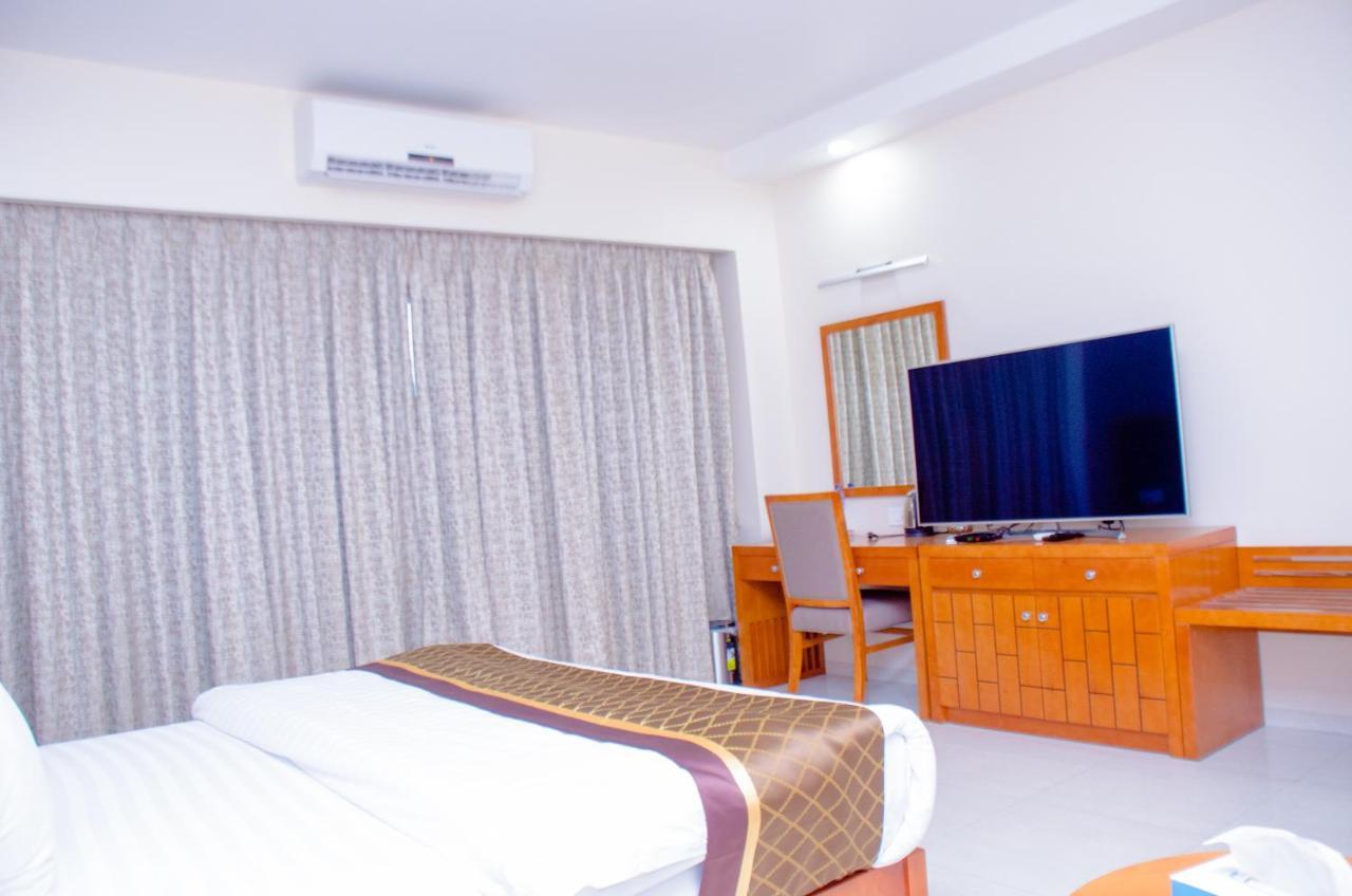 קינשאסה Hotel Platinum מראה חיצוני תמונה