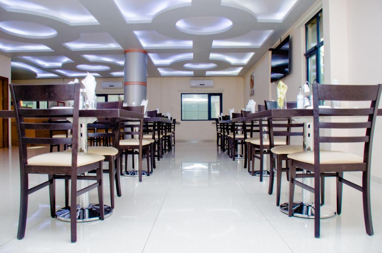 קינשאסה Hotel Platinum מראה חיצוני תמונה